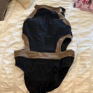 One peice bathing suit